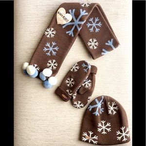 NWT Billabong Girls - Beanie, Scarf and Gloves Set